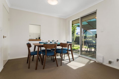 Como South Perth Villa - Accommodation Rockhampton 2