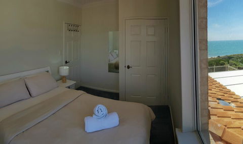 Caravel Beach House Mandurah - Accommodation Rockhampton 4