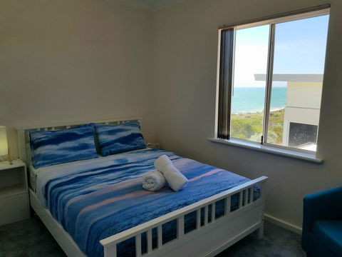 Caravel Beach House Mandurah - Accommodation Rockhampton 3