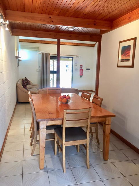Cottesloe Beach Chalets - Accommodation Rockhampton 17