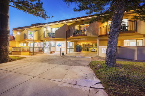 Cottesloe Beach Chalets - Accommodation Rockhampton 6