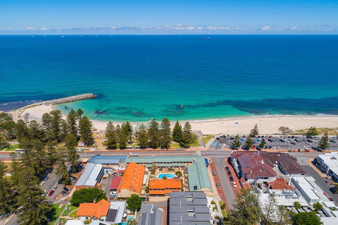 Cottesloe Beach Chalets - Accommodation Rockhampton 13