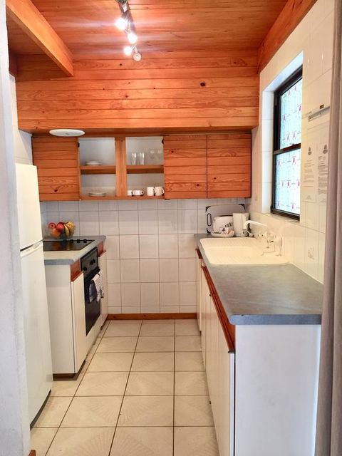 Cottesloe Beach Chalets - Accommodation Rockhampton 21