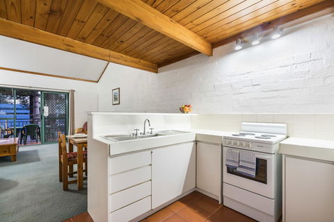 Cottesloe Beach Chalets - Accommodation Rockhampton 27