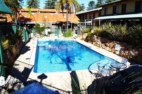 Cottesloe Beach Chalets - Accommodation Rockhampton 19