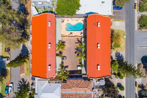 Cottesloe Beach Chalets - Accommodation Rockhampton 14