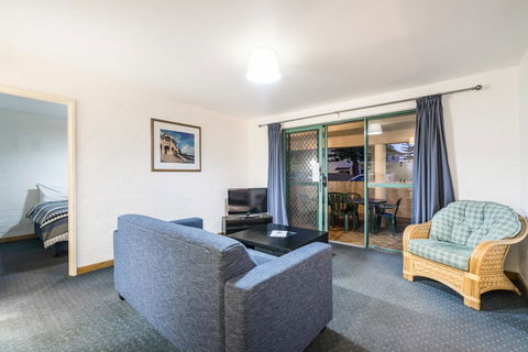 Cottesloe Beach Chalets - Accommodation Rockhampton 37