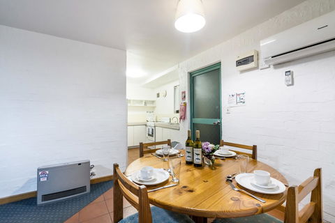 Cottesloe Beach Chalets - Accommodation Rockhampton 36