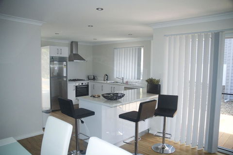 Cape Villas - Accommodation Rockhampton 4