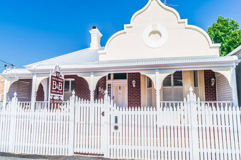 South Beach Bed & Breakfast - Accommodation Rockhampton 0
