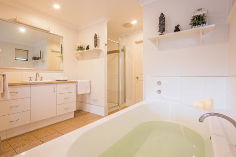 Downton Villa - Accommodation Rockhampton 17
