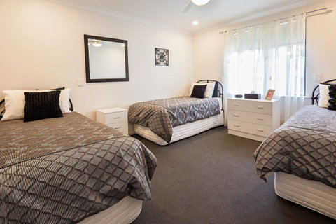 Downton Villa - Accommodation Rockhampton 21