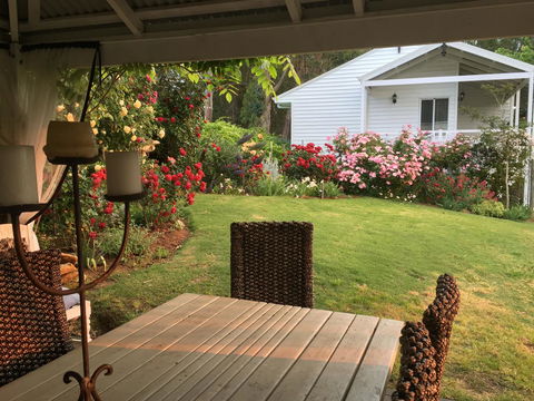 Applegate Lane Chalet - Accommodation Rockhampton 19