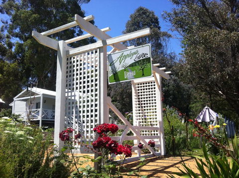 Applegate Lane Chalet - Accommodation Rockhampton 14