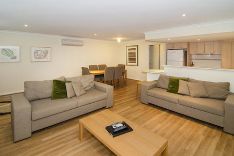 Beach Retreat - Busselton - Accommodation Rockhampton 2