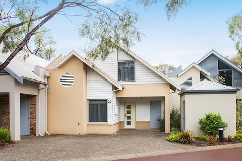 Beach Retreat - Busselton - Accommodation Rockhampton 0