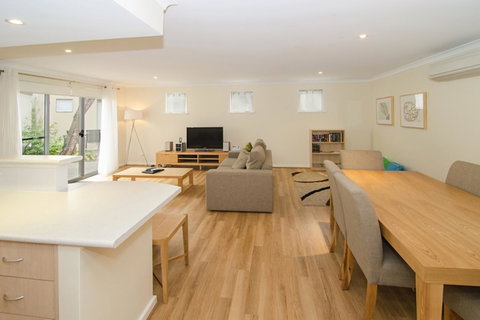 Beach Retreat - Busselton - Accommodation Rockhampton 3