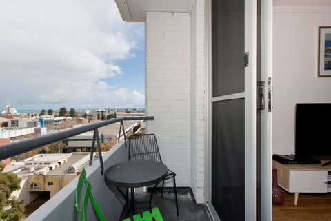 Ocean Breeze Apartment - Accommodation Rockhampton 1