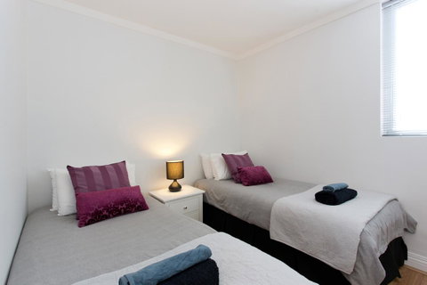 Ocean Breeze Apartment - Accommodation Rockhampton 30