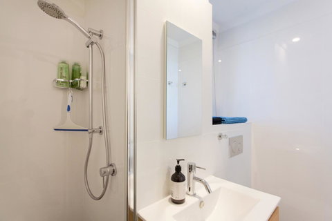 Ocean Breeze Apartment - Accommodation Rockhampton 24