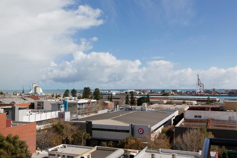 Ocean Breeze Apartment - Accommodation Rockhampton 4