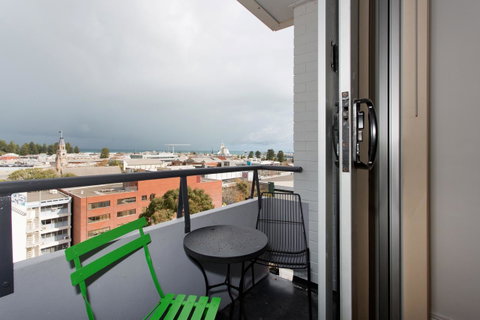Ocean Breeze Apartment - Accommodation Rockhampton 7