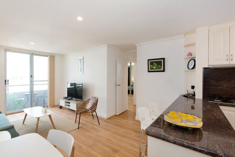 Ocean Breeze Apartment - Accommodation Rockhampton 15