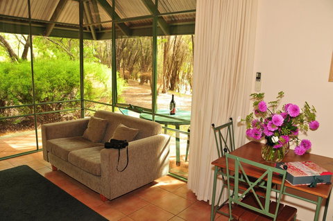 Waterfall Cottages - Accommodation Rockhampton 10