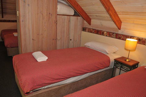 Waterfall Cottages - Accommodation Rockhampton 16