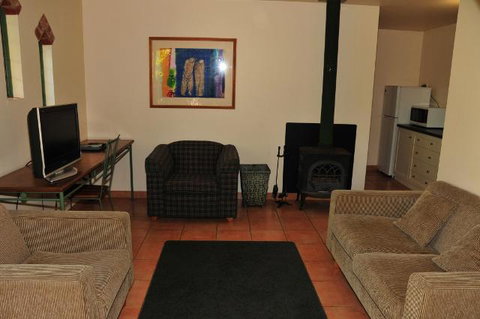 Waterfall Cottages - Accommodation Rockhampton 6
