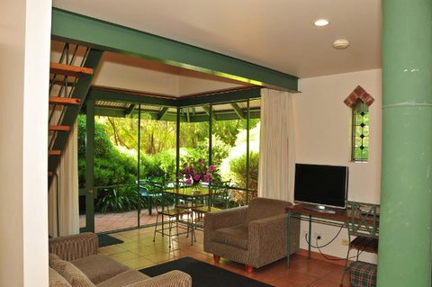 Waterfall Cottages - Accommodation Rockhampton 5