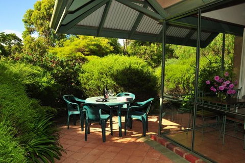 Waterfall Cottages - Accommodation Rockhampton 7