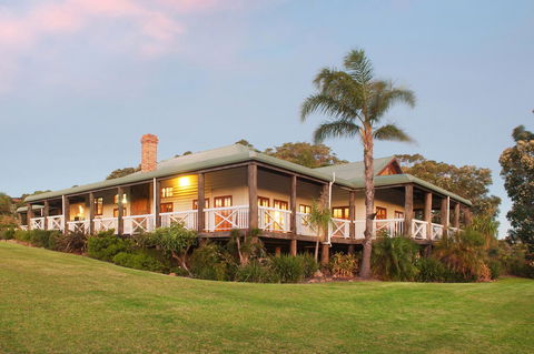 The Farmhouse - Accommodation Rockhampton 0