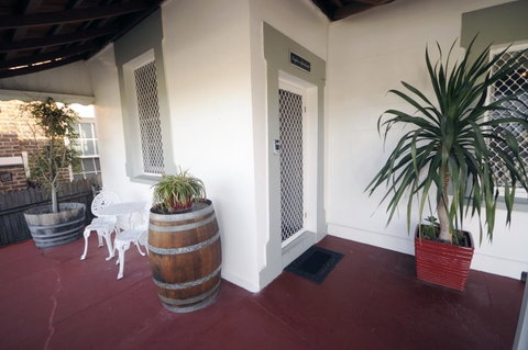 My Place Colonial Accommodation - Accommodation Rockhampton 2