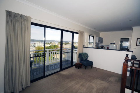 My Place Colonial Accommodation - Accommodation Rockhampton 6