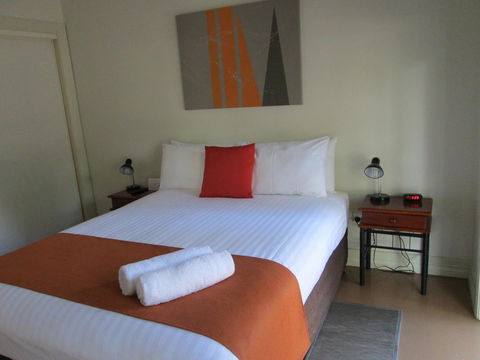 Breezes Apartments - Accommodation Rockhampton 5