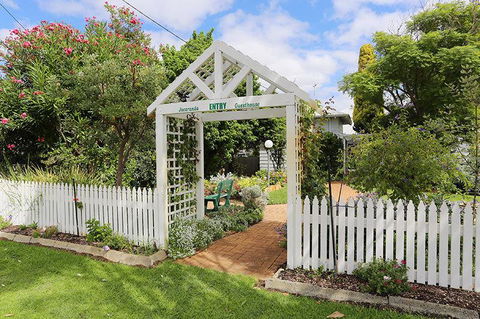 Jacaranda Guest House - Accommodation Rockhampton 2