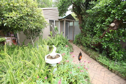 Jacaranda Guest House - Accommodation Rockhampton 29