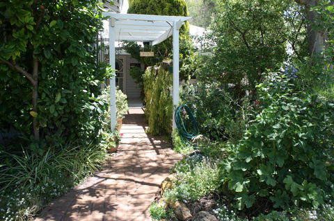 Jacaranda Guest House - Accommodation Rockhampton 39