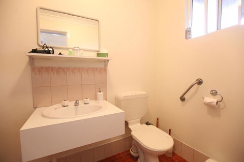 Jacaranda Guest House - Accommodation Rockhampton 20