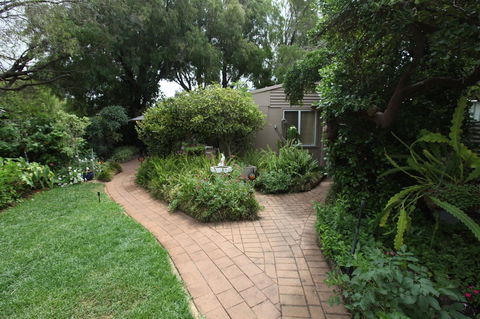 Jacaranda Guest House - Accommodation Rockhampton 27