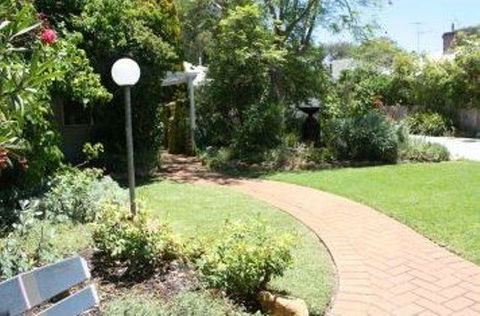 Jacaranda Guest House - Accommodation Rockhampton 41