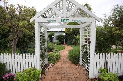 Jacaranda Guest House - Accommodation Rockhampton 0