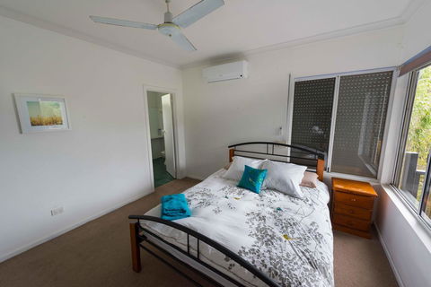 Peppy Beach Ocean Views - Accommodation Rockhampton 1