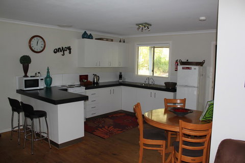 Francisca\'s Cottage - Accommodation Rockhampton 3