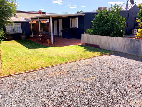 The Cottage That Could - Accommodation Rockhampton 2