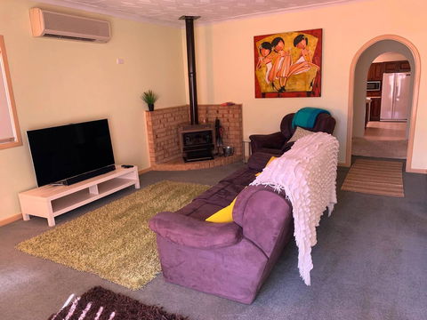 The Cottage That Could - Accommodation Rockhampton 5