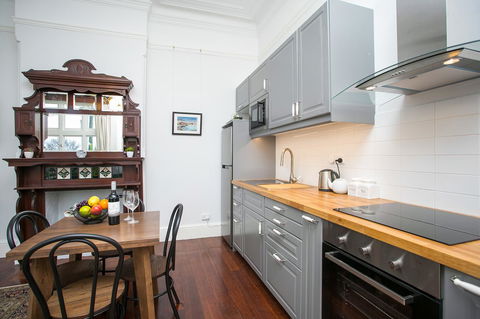 Danum House - Accommodation Rockhampton 1