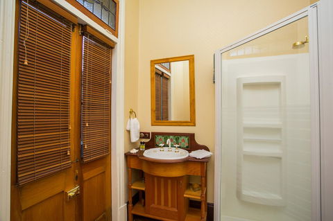 Danum House - Accommodation Rockhampton 21