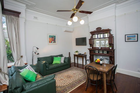 Danum House - Accommodation Rockhampton 8